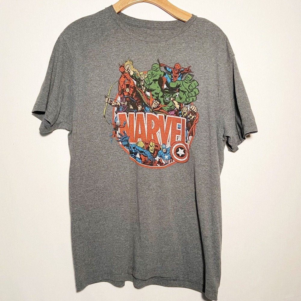Marvel T-Shirt Mens L Gray Graphic Avengers Superheroes Crewneck Short Sleeve